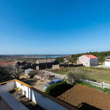 Luca Sea View *